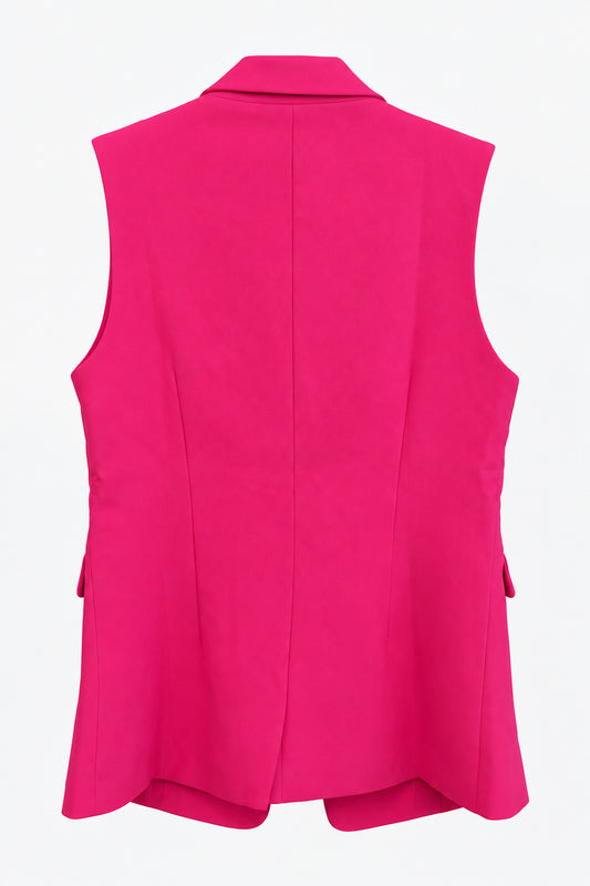 Veste tailleur sans manches rose avec boutonnage doré