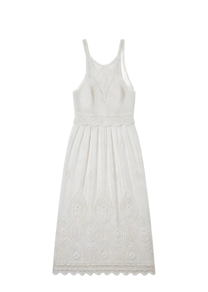 Robe longue blanche esprit bohème en crochet et broderie anglaise