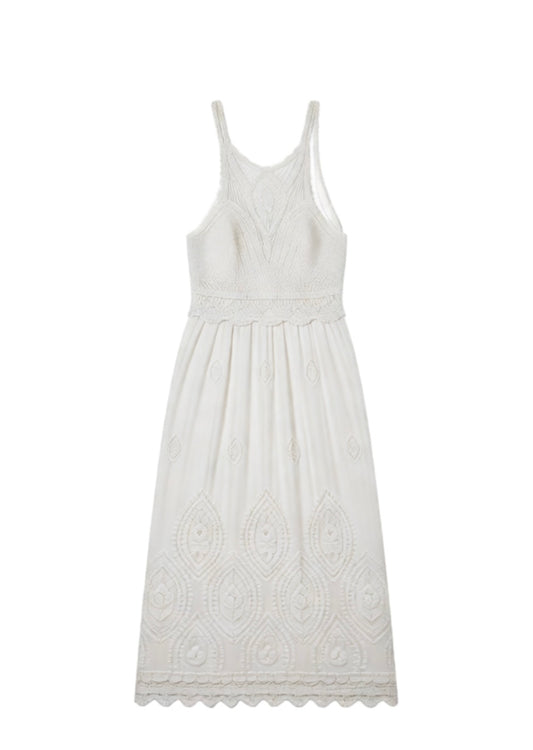 Robe longue blanche esprit bohème en crochet et broderie anglaise