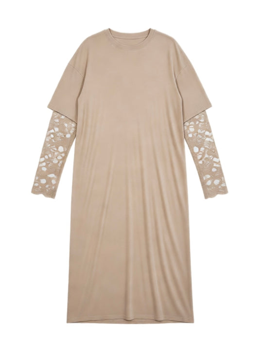 Robe t-shirt longue beige effet superposition avec manches en dentelle